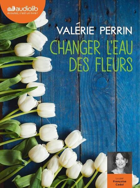 Changer l'eau des fleurs